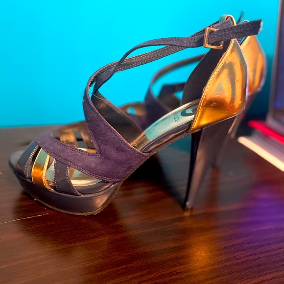 Guess Blue and Gold Pumps - Picture 3 of 5
